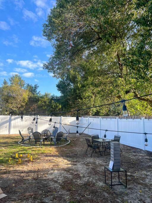 クリスタルリバー House Of Manatees-Entire House With Yard, Fire Pit, Dog Friendlyヴィラ エクステリア 写真